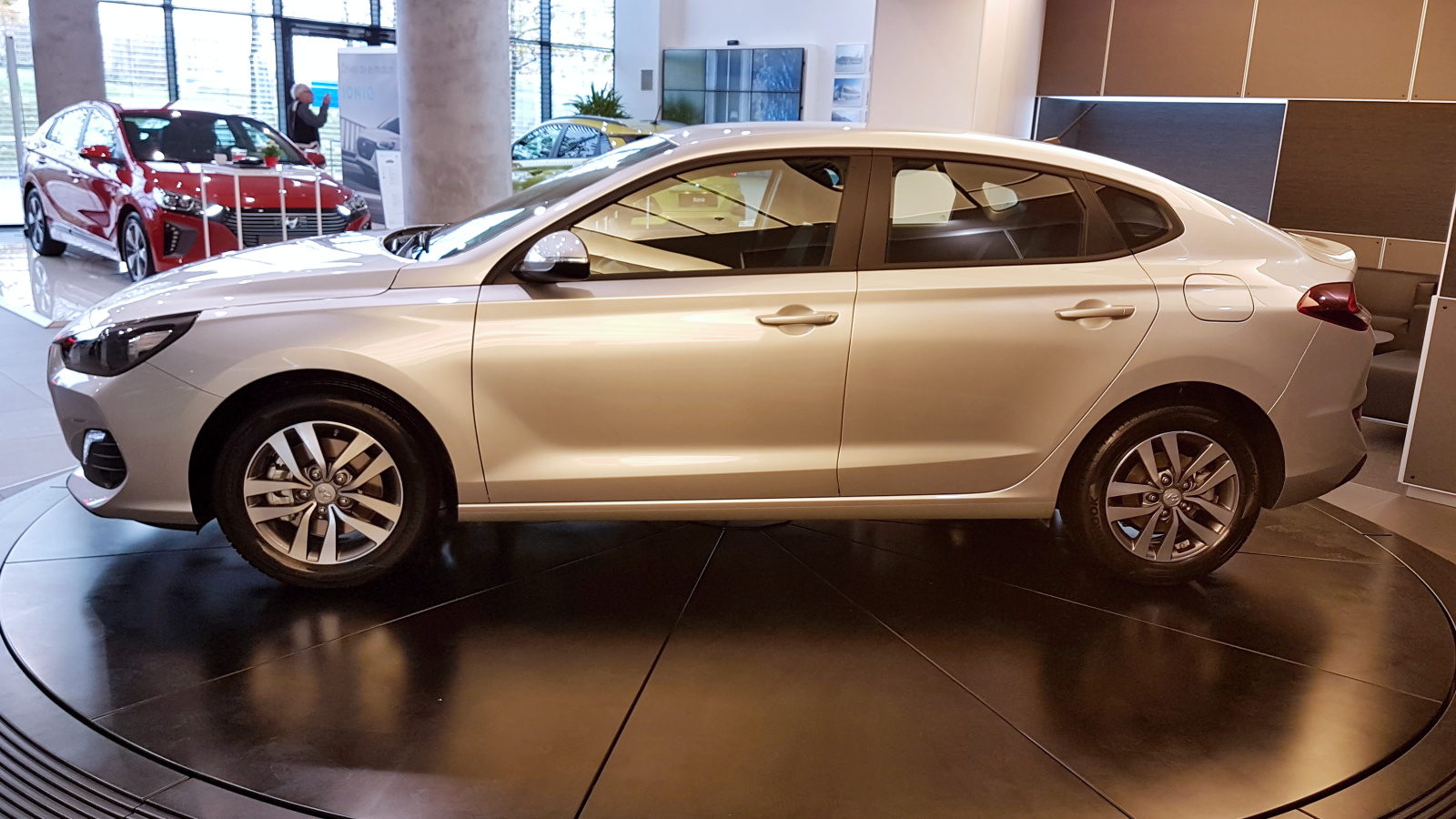 Hyundai-i30-fastback