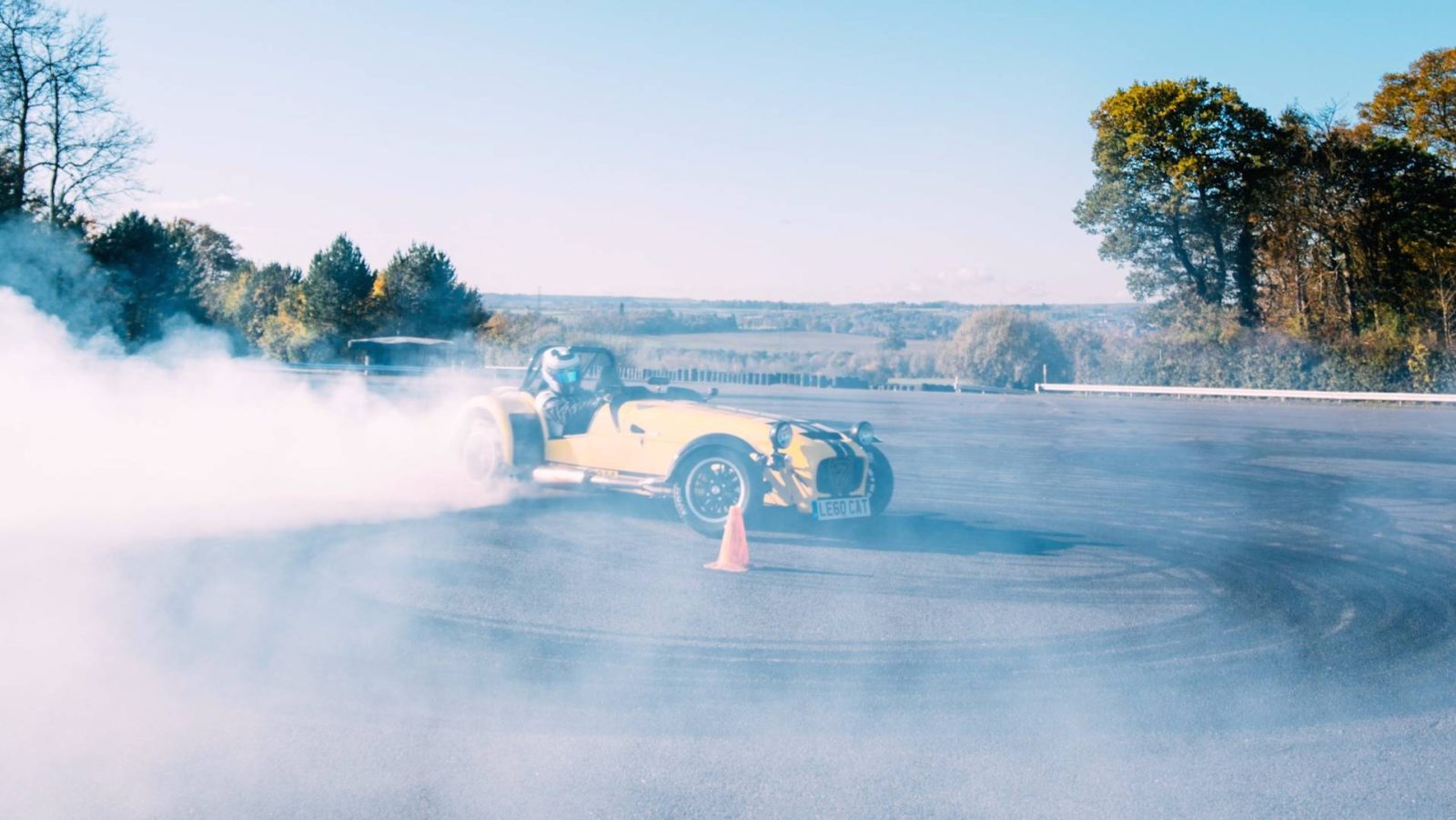 caterham-seven-620r-sir-chris-hoy-rekord-19-donutu-video- (1)