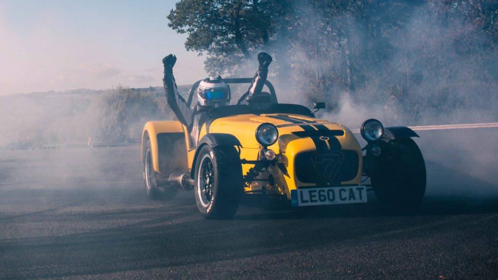 caterham-seven-620r-sir-chris-hoy-rekord-19-donutu-video