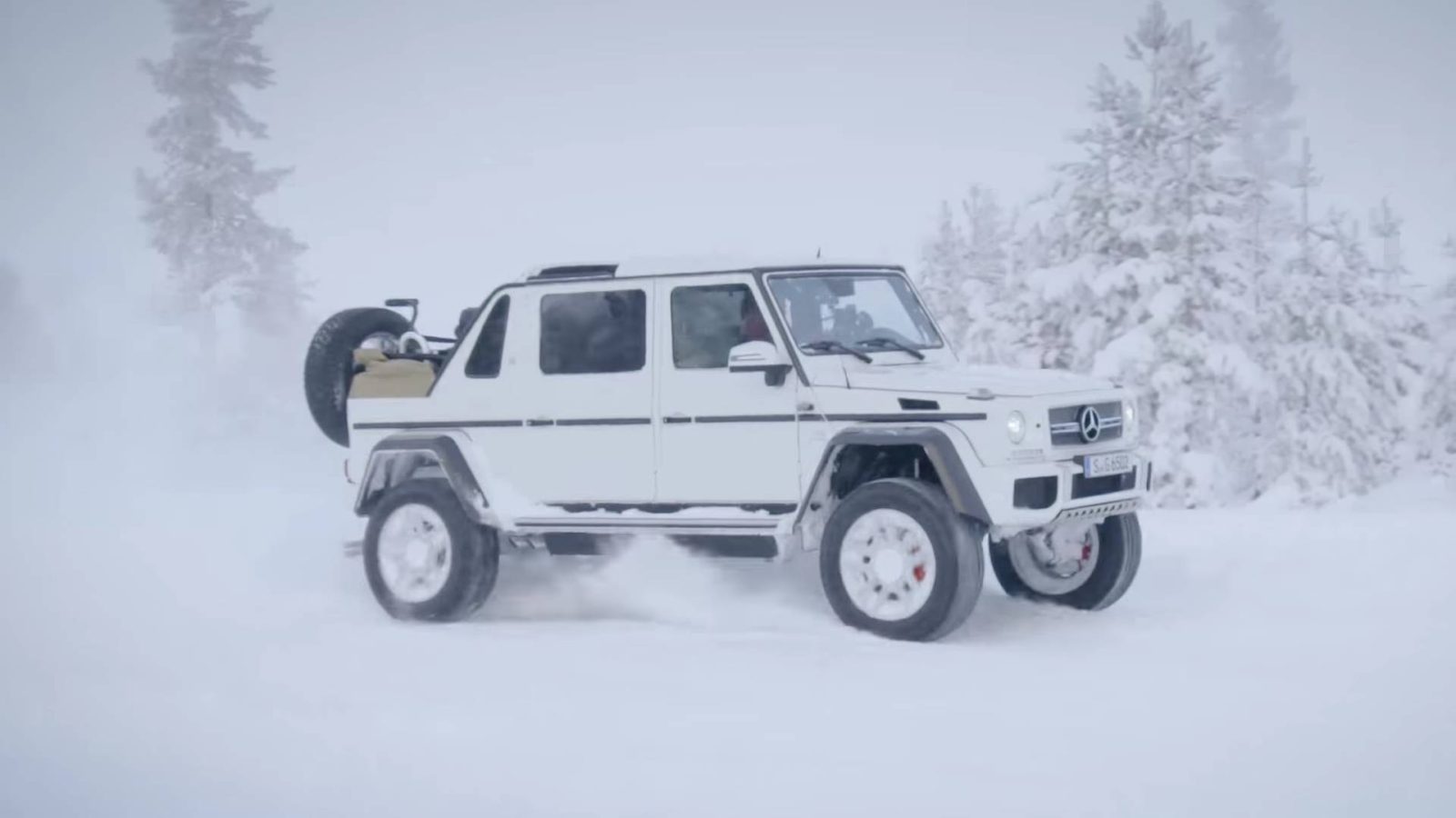 mercedes-maybach-g650-landaulet-driftovani-ve-snehu-video