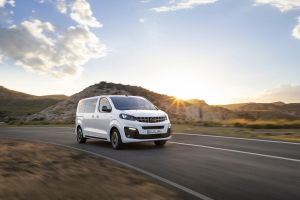 2019-Opel-Zafira-Life- (0)
