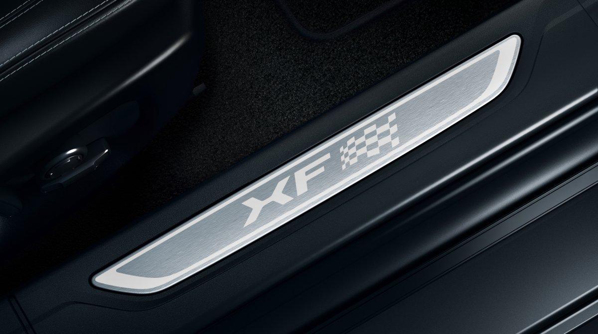 Jaguar-XF-Chequered-flag- (4)