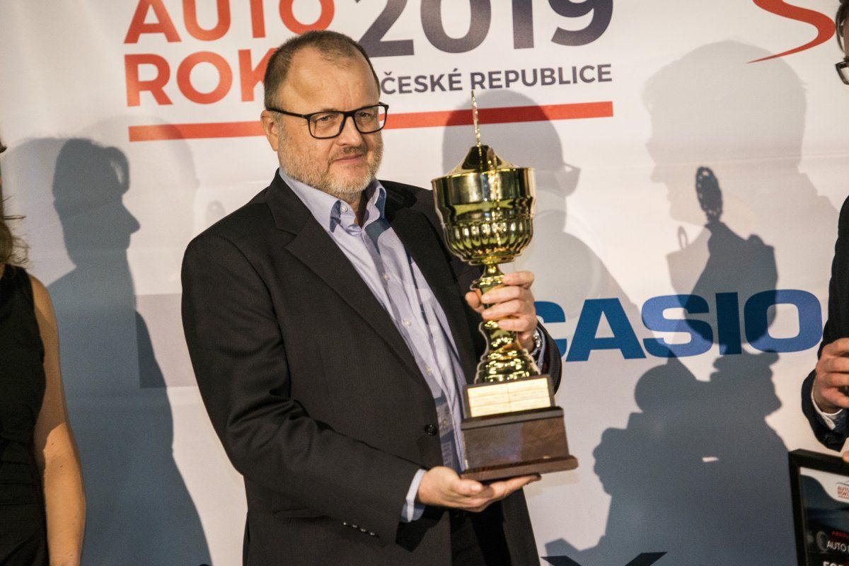 auto-roku-2019-ford-focus- (2)