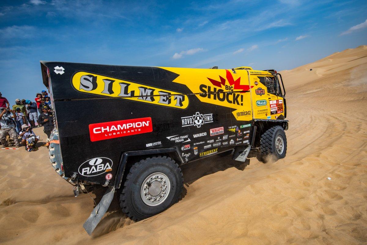 rallye-dakar-2019-po-10-etape-na-konci-dakaru-big-shock-racing- (1)