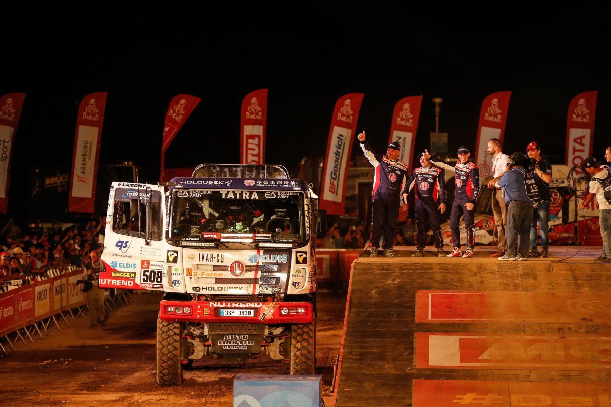 rallye-dakar-2019-tatra-buggyra-racing-pred-dakarem- (1)