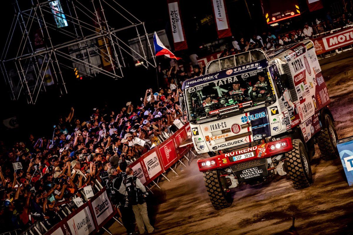 rallye-dakar-2019-tatra-buggyra-racing-pred-dakarem- (4)