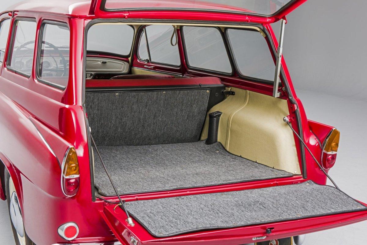 skoda-octavia-slavi-60-let-foto-combi- (3)