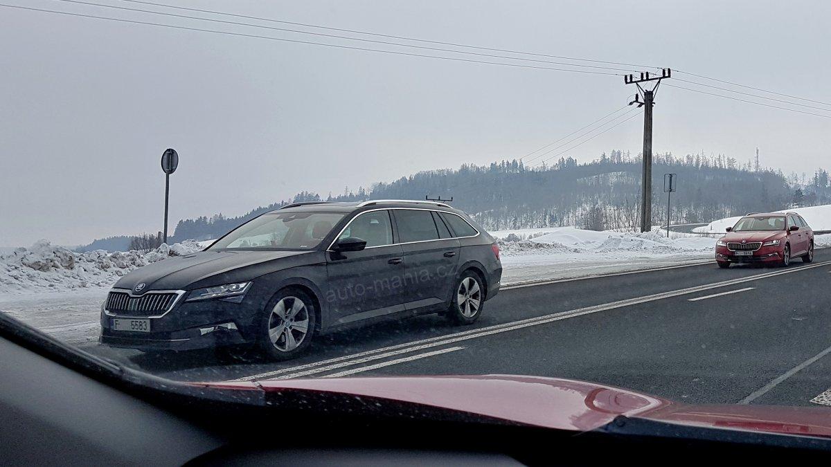 spy-skoda-superb-facelift- (3)