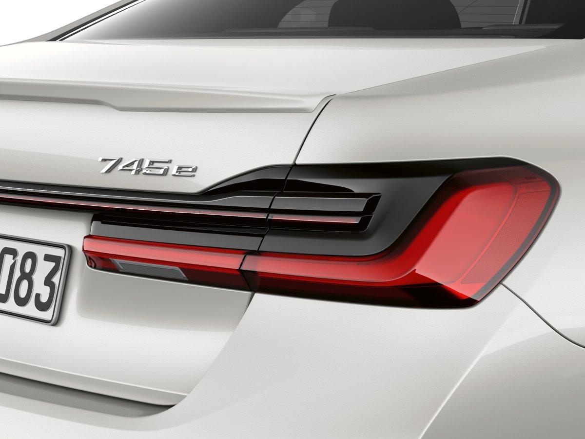 2019-bmw-745le-plug-in-hybrid- (11)