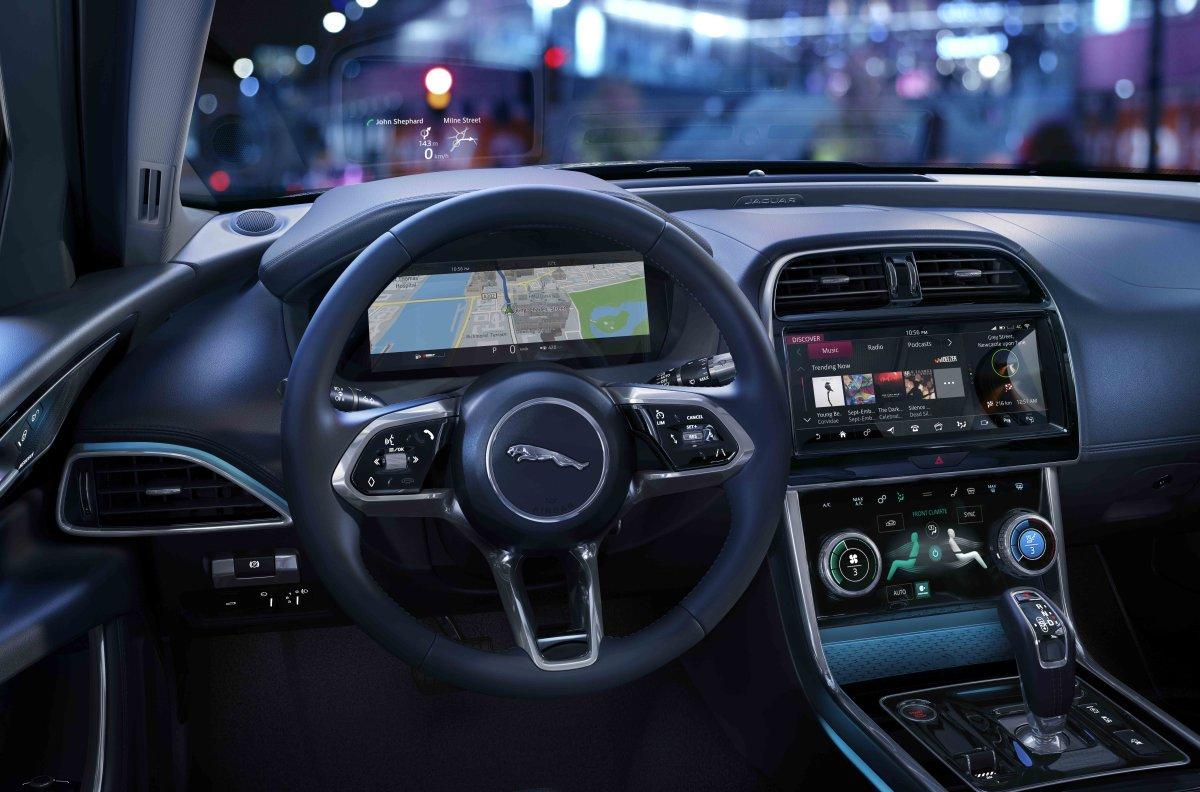 2019-facelift-jaguar-xe-interier- (3)