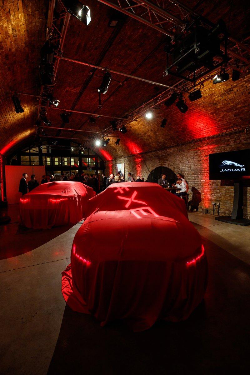 2019-facelift-jaguar-xe-odhaleni-londyn- (1)