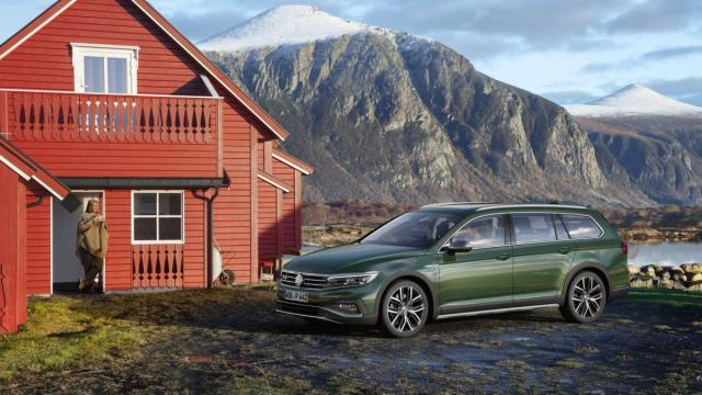 2019-volkswagen-passat-alltrack- (4) 2019-volkswagen-passat-alltrack- (4)