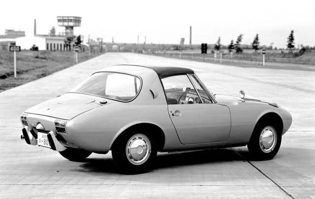 fota2_toyota_sports_800__pierwszy_seryjnie_produkowany_samochod_z_dachem_targa fota2_toyota_sports_800__pierwszy_seryjnie_produkowany_samochod_z_dachem_targa