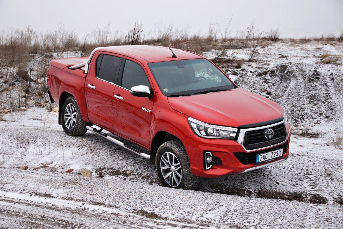 test-2018-toyota-hilux-double-cab-24-d-4d-110-kw- (31)