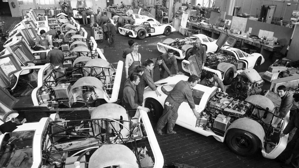 1736486_aufbau_von_25_rennwagen_fuer_die_homologation_des_917_porsche_ag