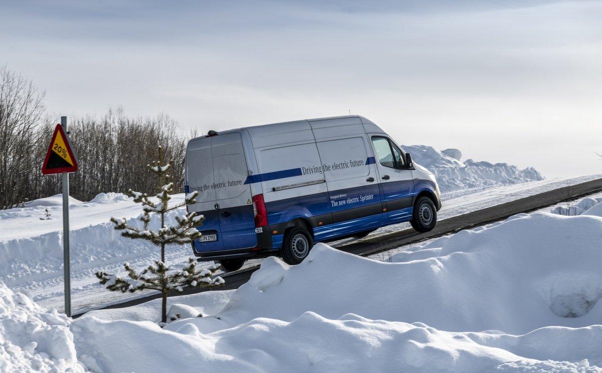 2019-mercedes-benz-esprinter- (4)