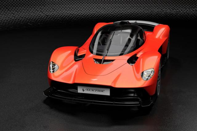 Aston-Martin-Valkyrie 1