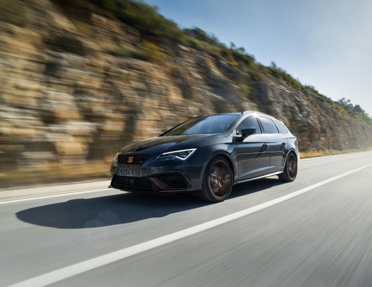 SEAT-Leon-CUPRA-R-ST- (1)