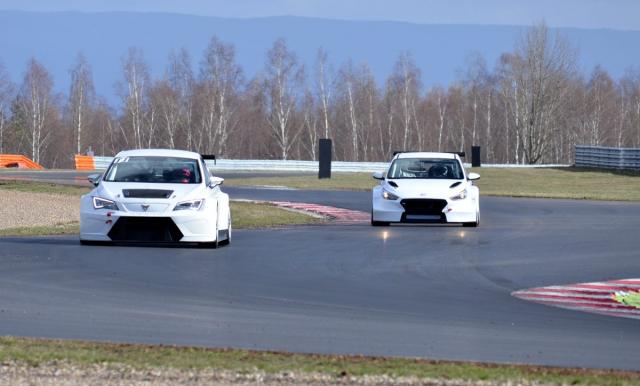 autodrom-most-novy-asfalt-1 autodrom-most-novy-asfalt-1