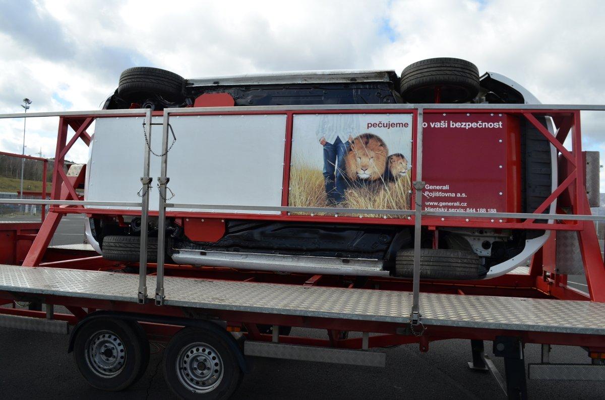 autodrom-most-otocny-simulator-prevraceni-skoda-fabia- (5)