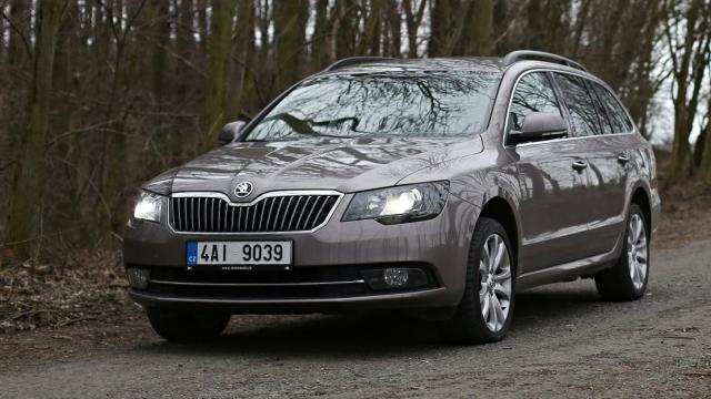 test-ojetiny-2014-skoda-superb-combi-20-tdi-103-kw-4x4-6MT test-ojetiny-2014-skoda-superb-combi-20-tdi-103-kw-4x4-6MT