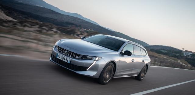 Ilustr-foto_2-stupen-autonom-Peugeot-508SW