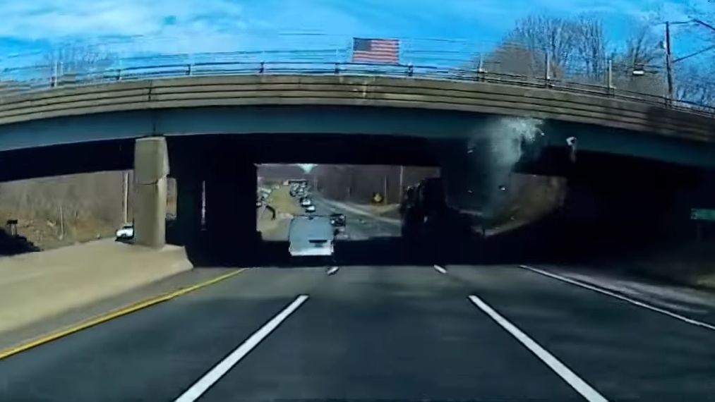 nehoda-kamion-most-video