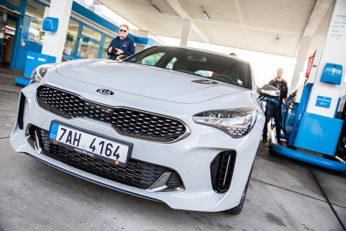 prvni-jizda-2019-kia-stinger-gt-nurburgring- (33)