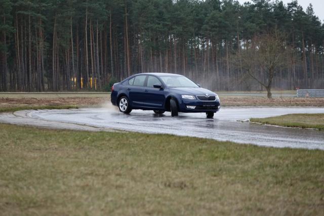 skoda-octavia_testy_pneu-02 skoda-octavia_testy_pneu-02