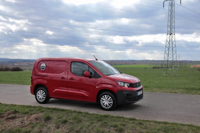 test-2019-peugeot-partner-15-bluehdi-130k- (9) test-2019-peugeot-partner-15-bluehdi-130k