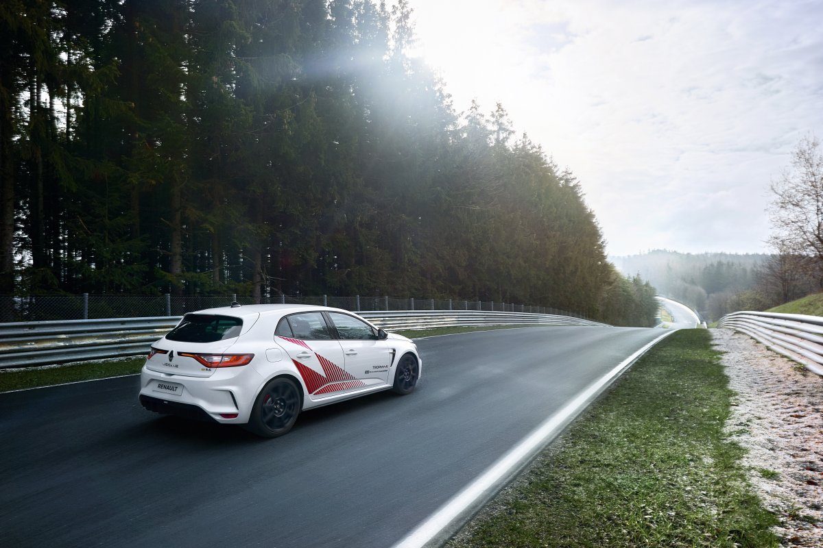 2019-renault-megane-rs-trophy-r-rekord-nurburgring- (3)