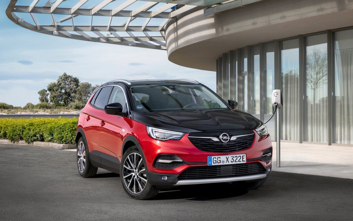 2020-Opel-Grandland-X-Hybrid4- (1)