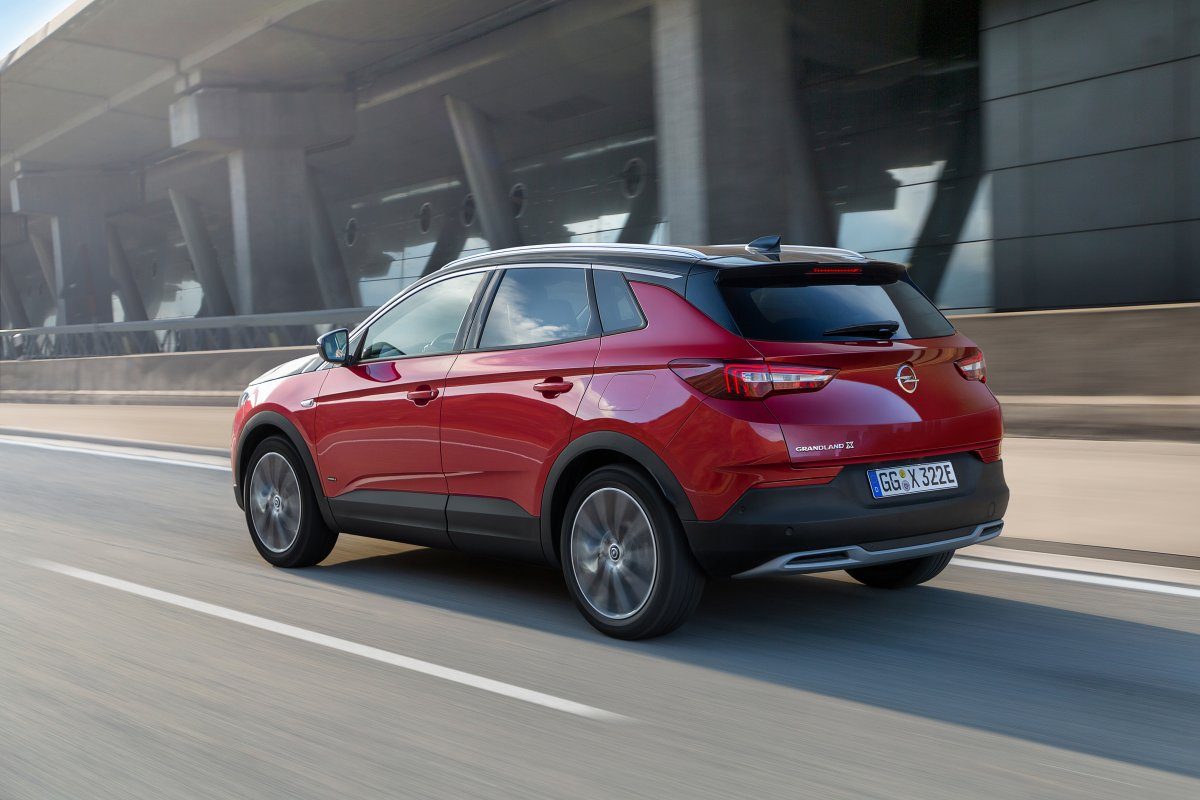 2020-Opel-Grandland-X-Hybrid4- (4)
