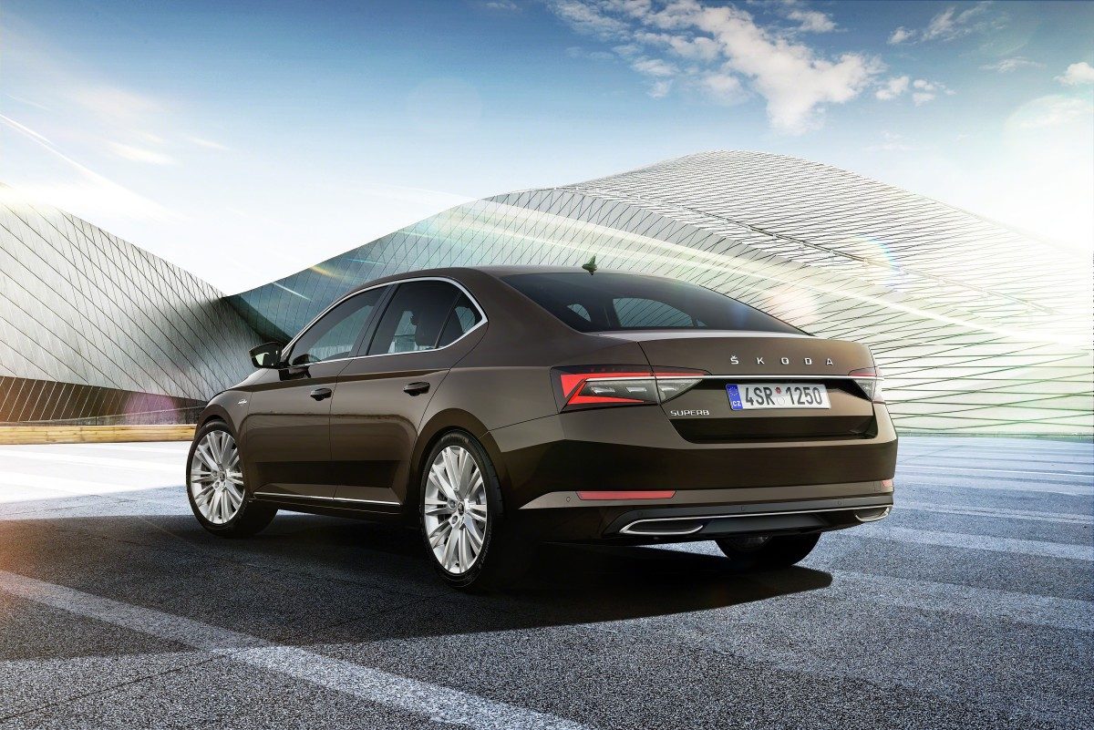 2020-Skoda-Superb_LaK- (2)