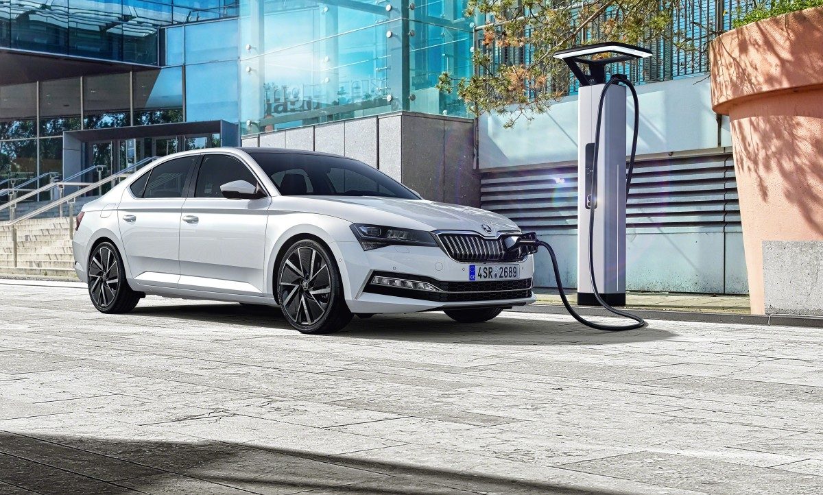 2020-Skoda-Superb_PHEV- (2)