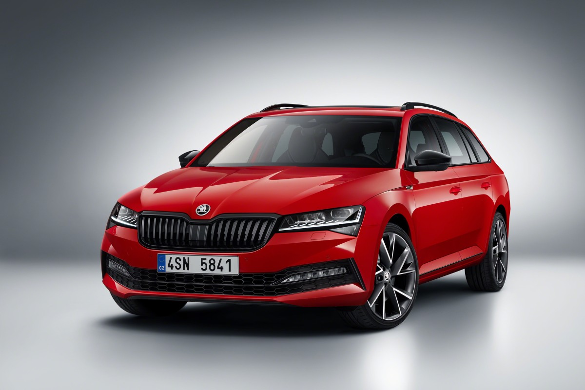 2020-Skoda-Superb_Sportline
