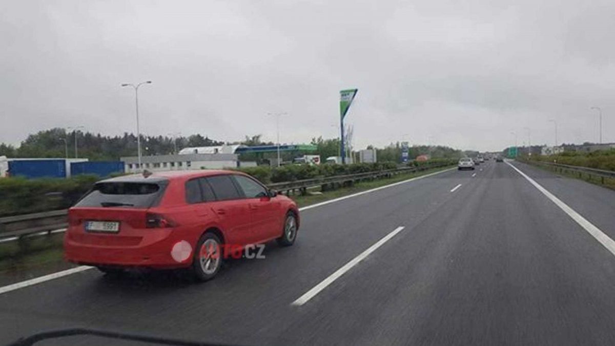 2020-skoda-octavia-combi-spy-foto-auto_cz-01