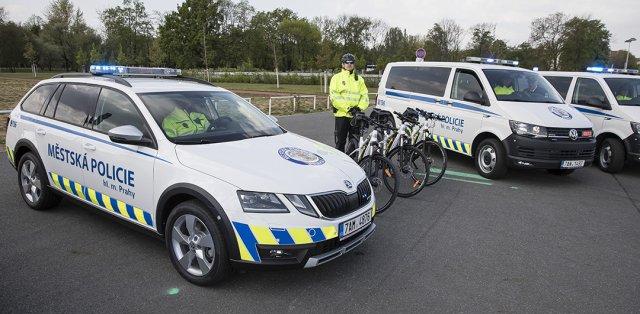 mestska-policie-praha-skoda-octavia-scout-a-volkswagen-transporter- (9)