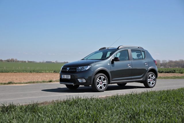 test-2019-dacia-sandero-stepway-techroad-09-tce- (17) test-2019-dacia-sandero-stepway-techroad-09-tce- (17)