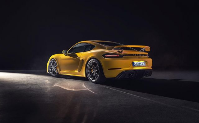 2019-porsche-cayman-gt4-03 2019-porsche-cayman-gt4-03