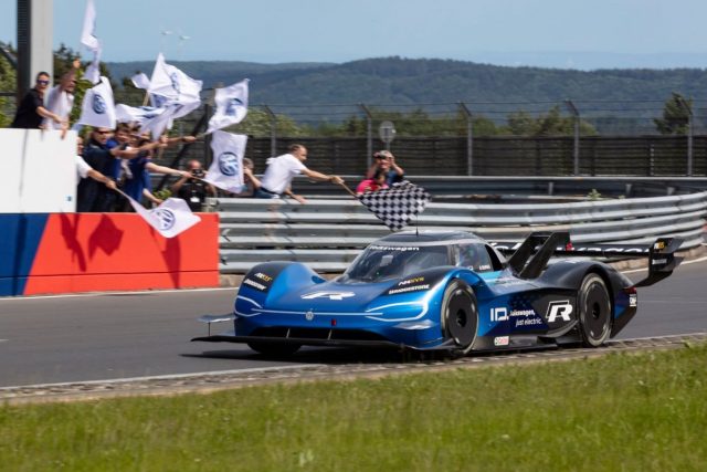 Volkswagen-ID_ R-rekord-Nurburgring- (3) Volkswagen-ID_ R-rekord-Nurburgring- (3)