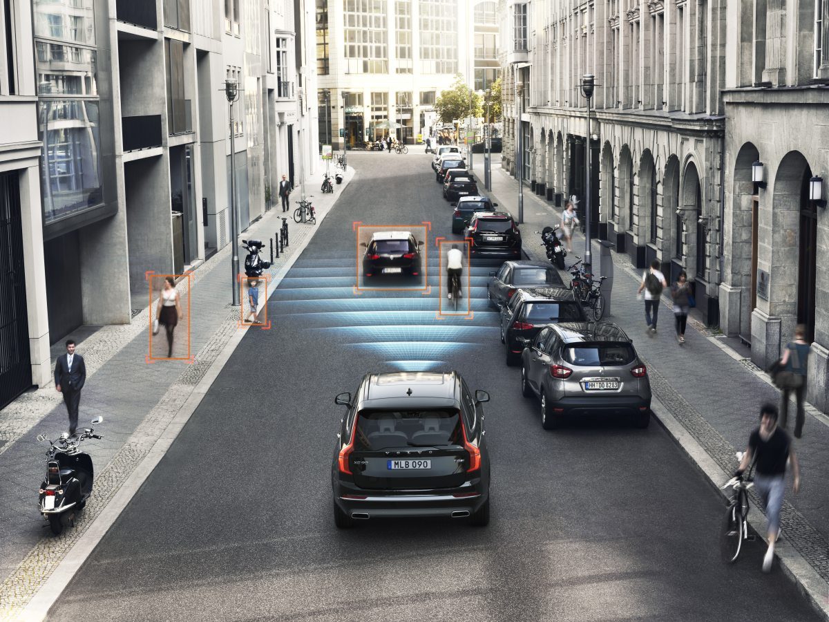 airbag-crash-test-cyklisticka-helma-volvo-ilustracni- (1)