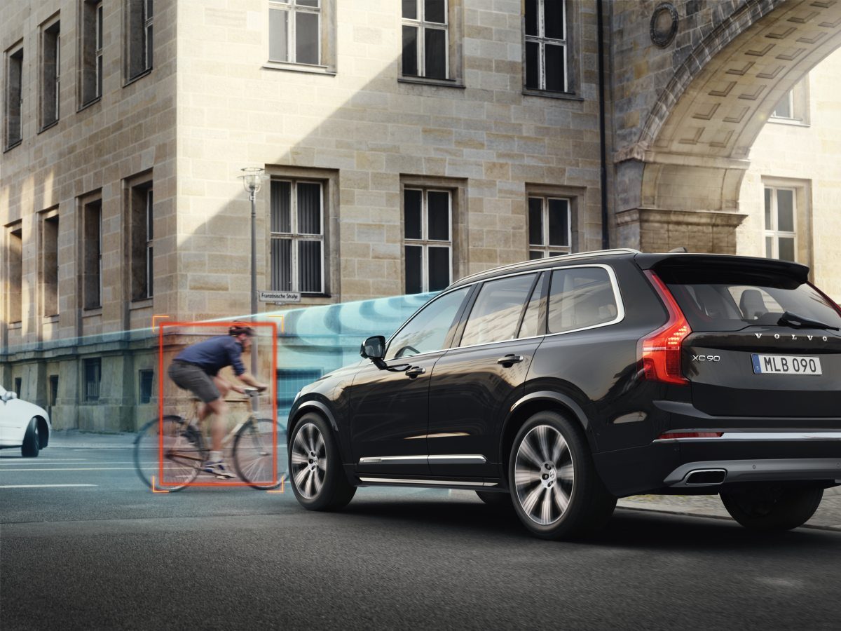 airbag-crash-test-cyklisticka-helma-volvo-ilustracni- (2)