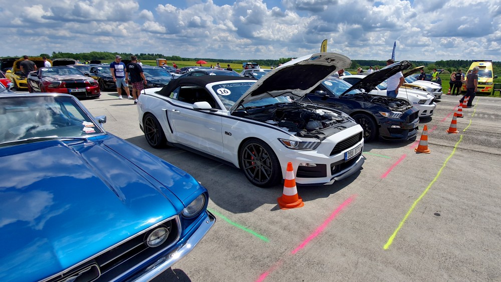 mustang-riders-sprinty-2019-ford-mustang