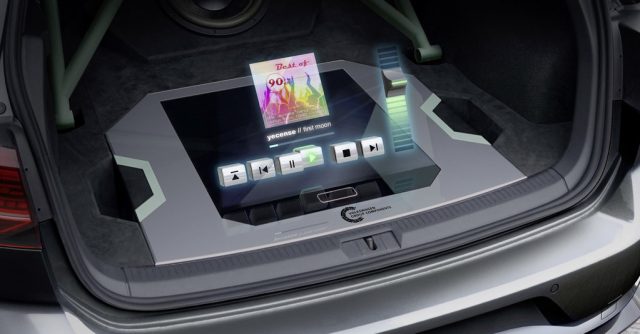 World premiere: An interplay of light and lightness – a hologr The compact hologram module, featuring floating controls that can be used to operate the high-end sound system, was developed by Group Components and installed in the luggage compartment.
