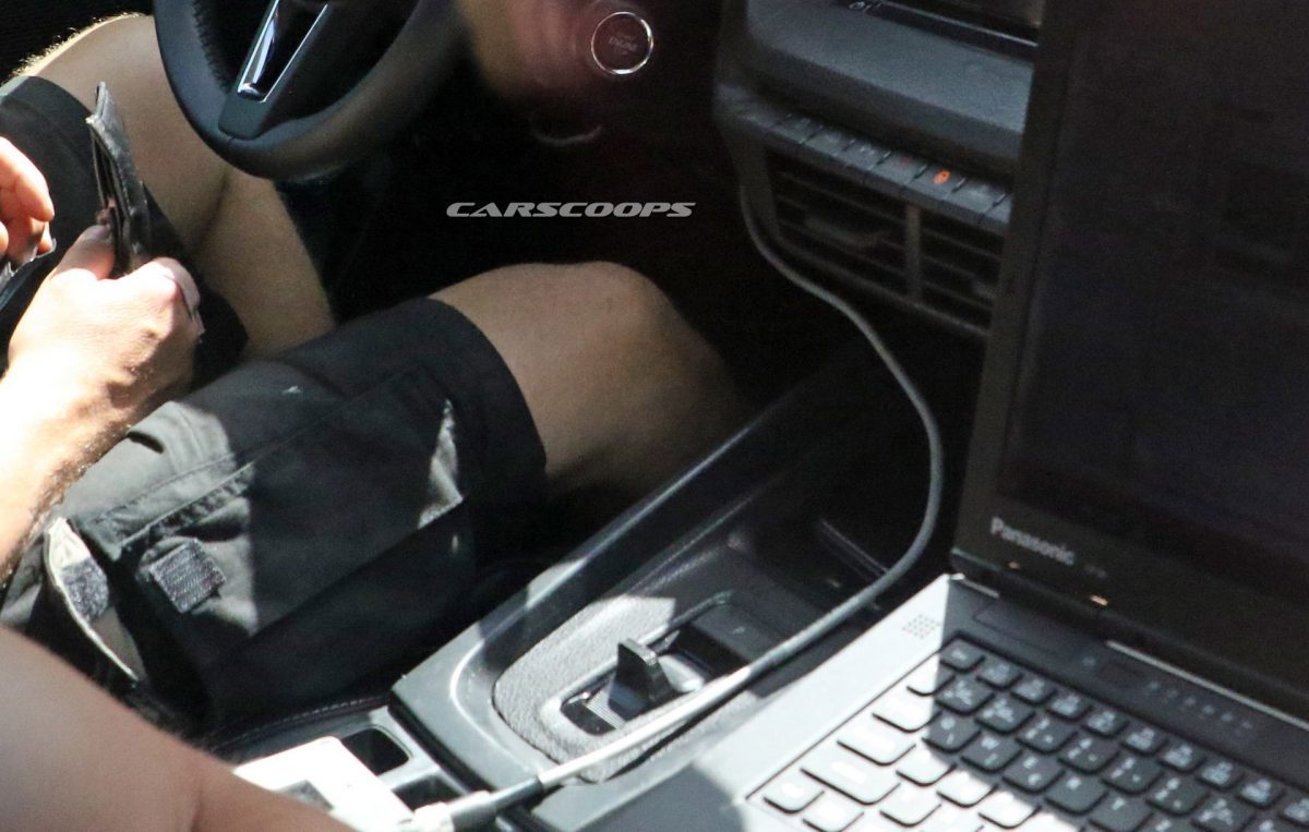 spy-foto-2020-skoda-octavia-combi-interier- (4)