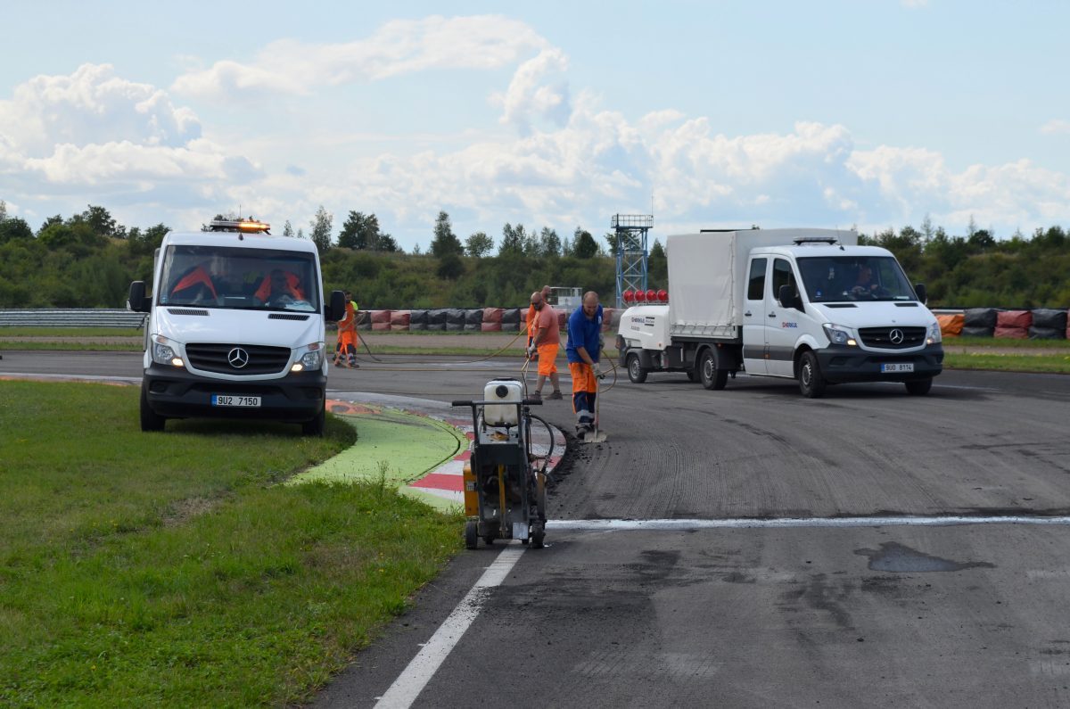 2019-08-autodrom-most-rekonstrukce-drahy- (3)