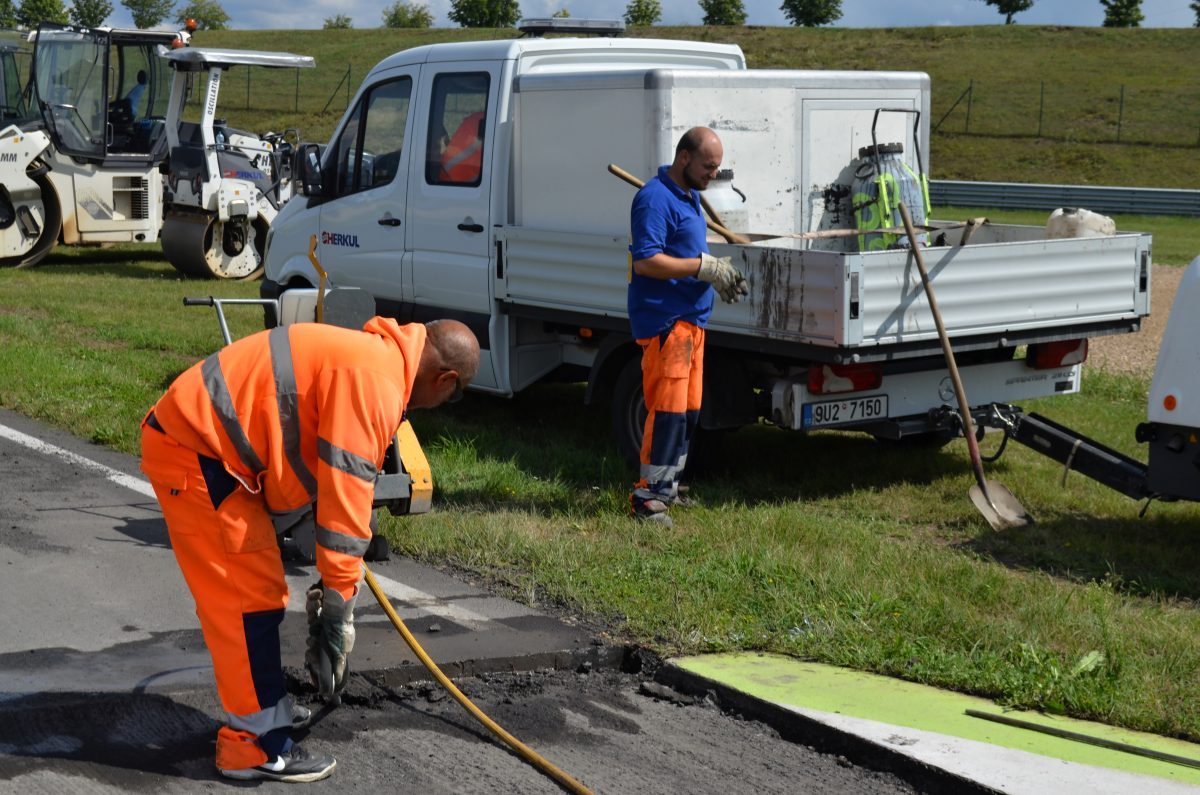 2019-08-autodrom-most-rekonstrukce-drahy- (4)