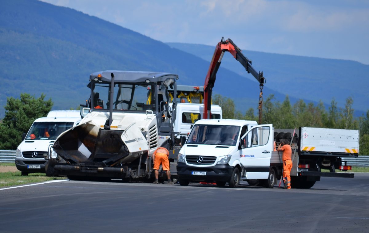 2019-08-autodrom-most-rekonstrukce-drahy- (8)
