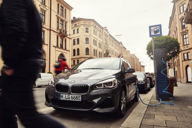 2019- BMW-225xe-Active-Tourer- (2) 2019- BMW-225xe-Active-Tourer- (2)